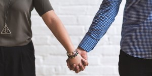 DATING,RELATIONSHIP,HOLDING,HANDS