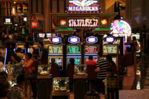 casino deposit 10 play with 80