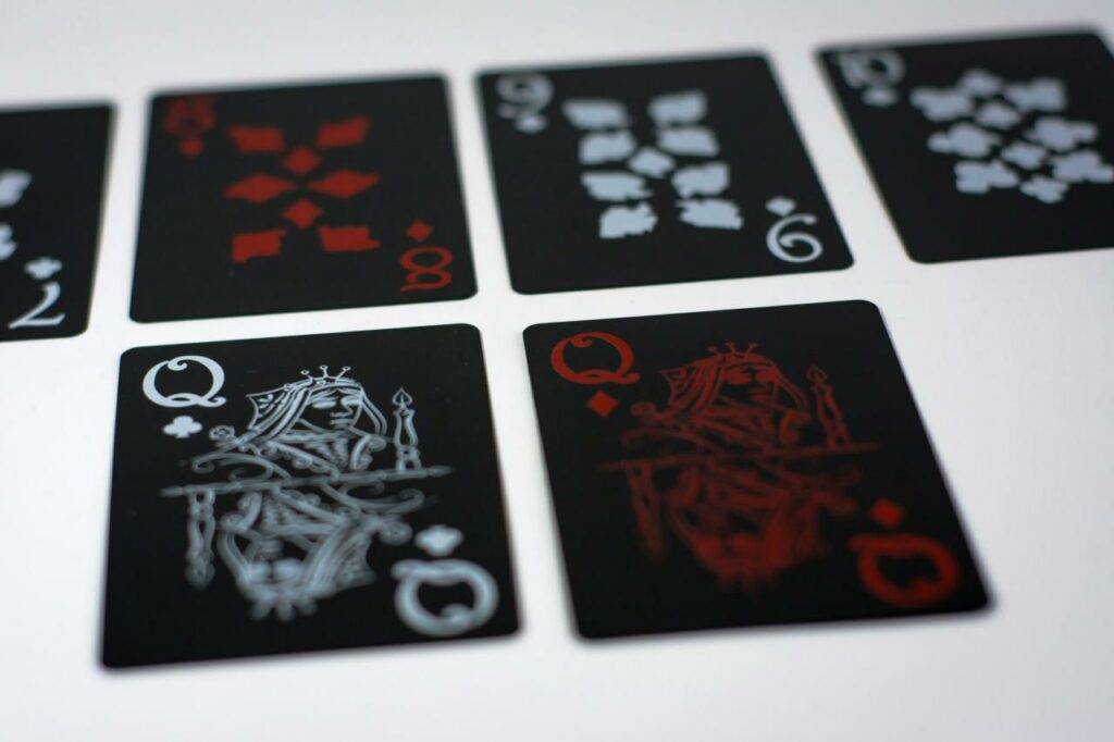 Develop a smart gambling attitude: handle the casino challenge with full confidence.