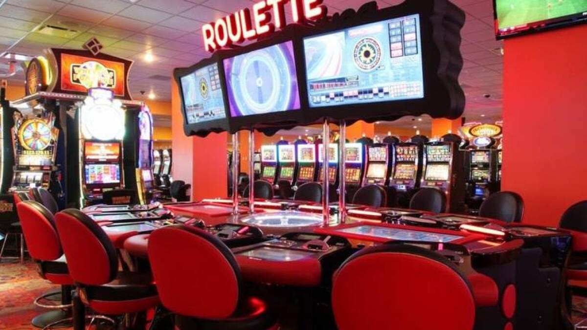 Unveil unbeatable odds: Explore the Casino Revolution's clever advantage.