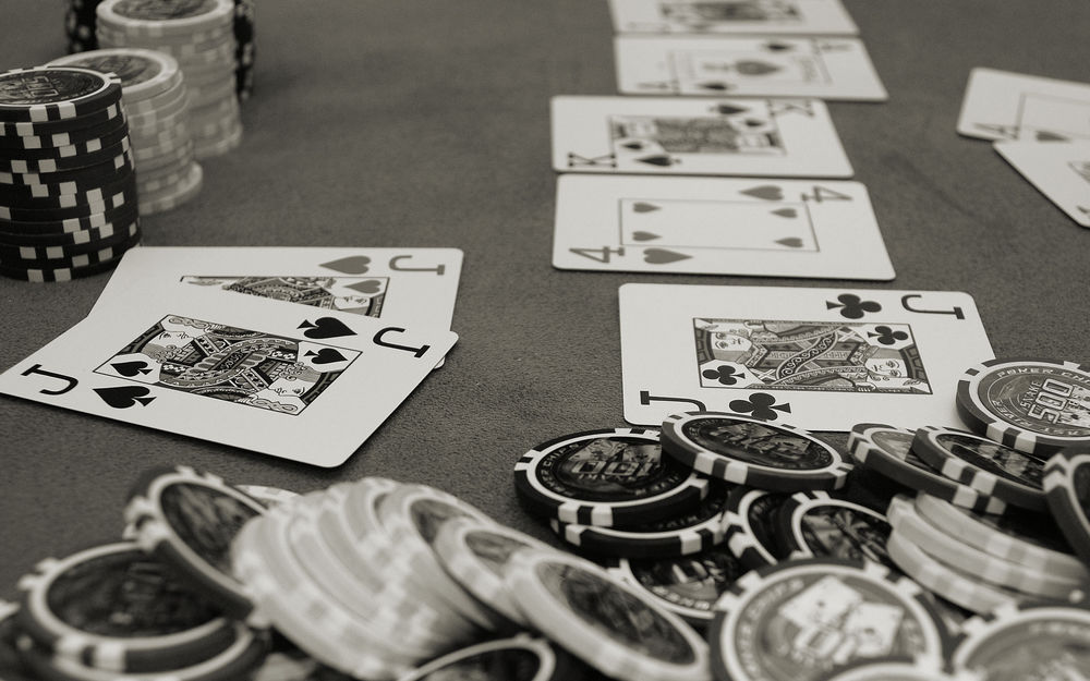 Investigate the future: electrifying gambling forecasts for a certain edge